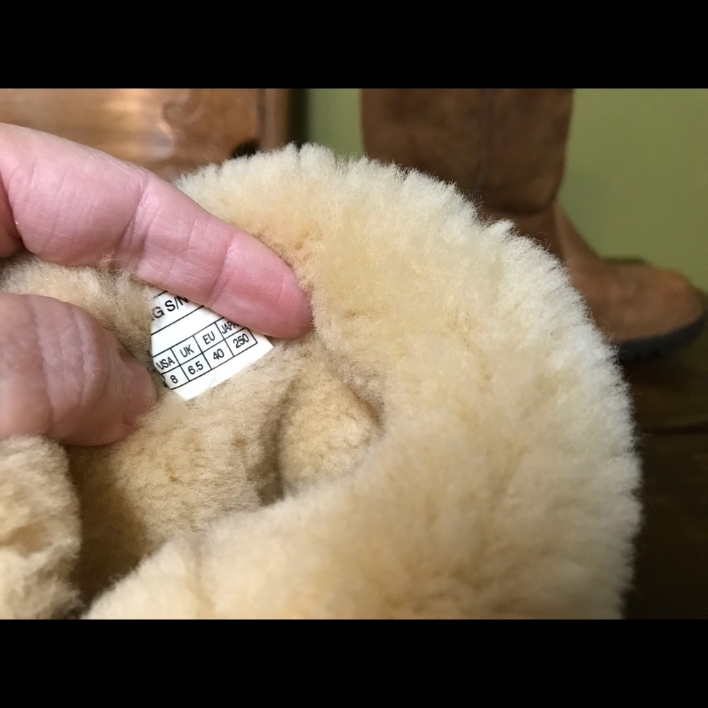 UGG BOOTS